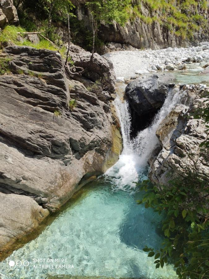 Incantevole Casa Sul Fiume, Relax E Natura Ai Piedi Della Alpi Apuane Massa  Bagian luar foto